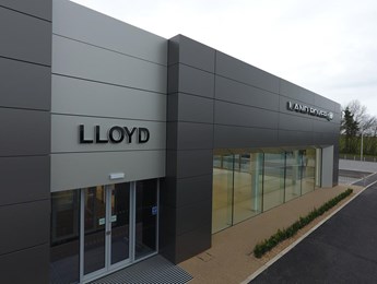 Lloyds Land Rover, Kelso